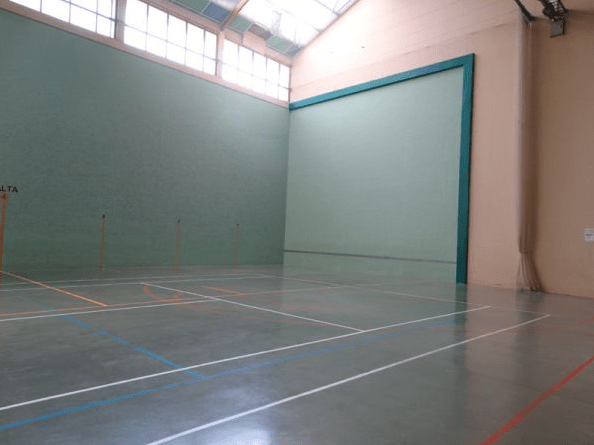 Mur à gauche - Vielle Saint Girons